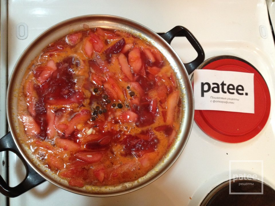 Борщ украинский с черносливом и яблоками - Шаг 12