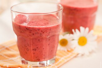 Витаминный смузи из замороженных ягод=)