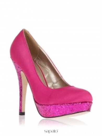 Заберите  у меня туфельки плз))