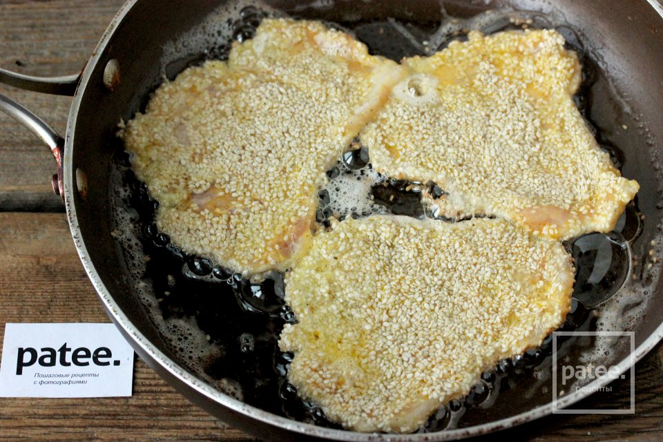 Свиные отбивные в кунжуте - Шаг 9