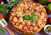 Пицца с сосисками и оливками