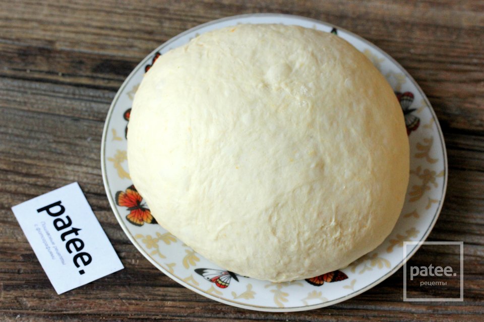 Пицца с сосисками и оливками - Шаг 2