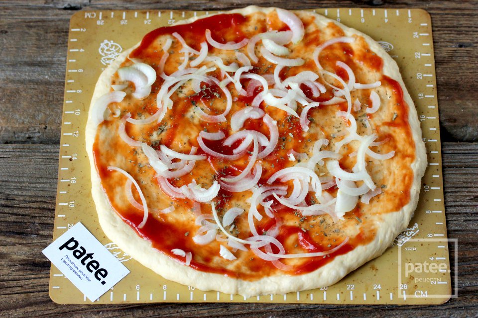 Пицца с сосисками и оливками - Шаг 5