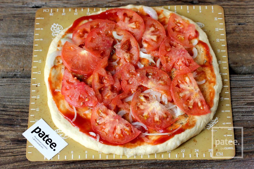 Пицца с сосисками и оливками - Шаг 6