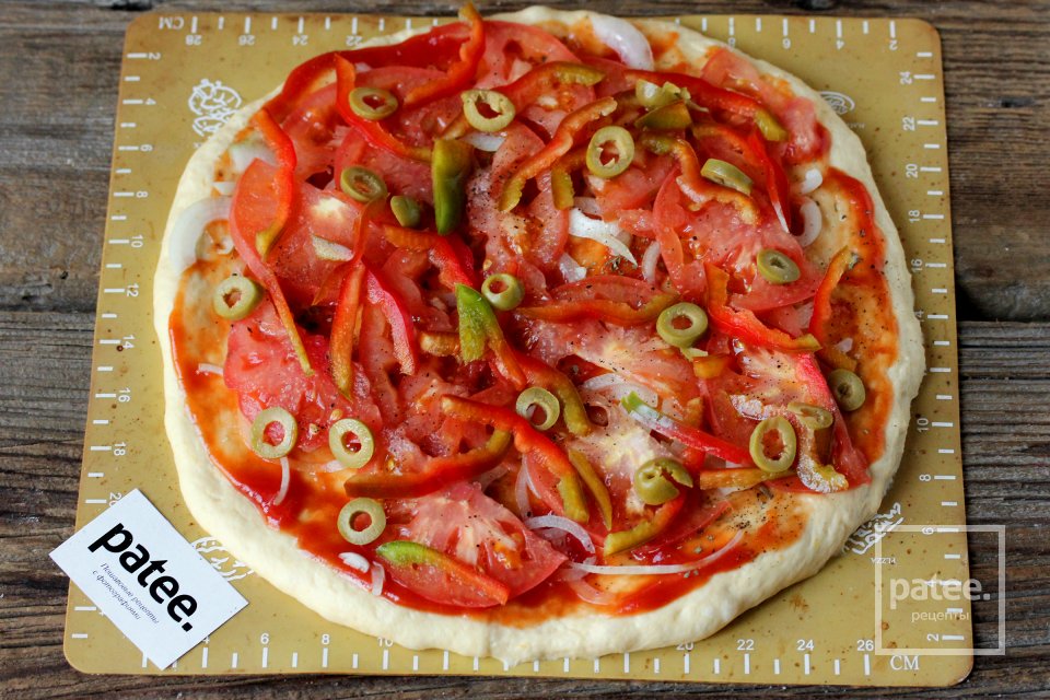 Пицца с сосисками и оливками - Шаг 8