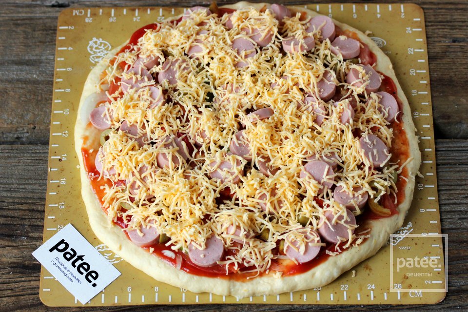 Пицца с сосисками и оливками - Шаг 10