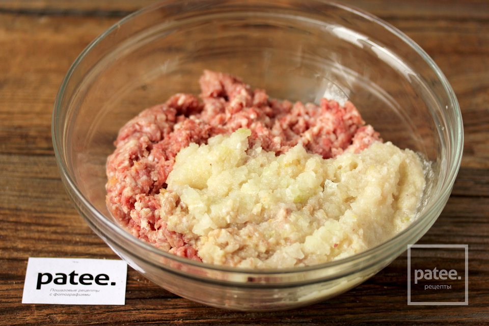 Пышные котлеты на сметане - Шаг 6