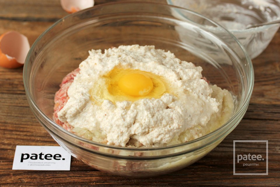 Пышные котлеты на сметане - Шаг 7