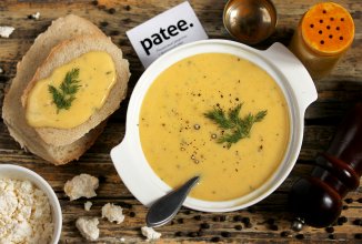 Мягкий плавленый сыр с паприкой и травами