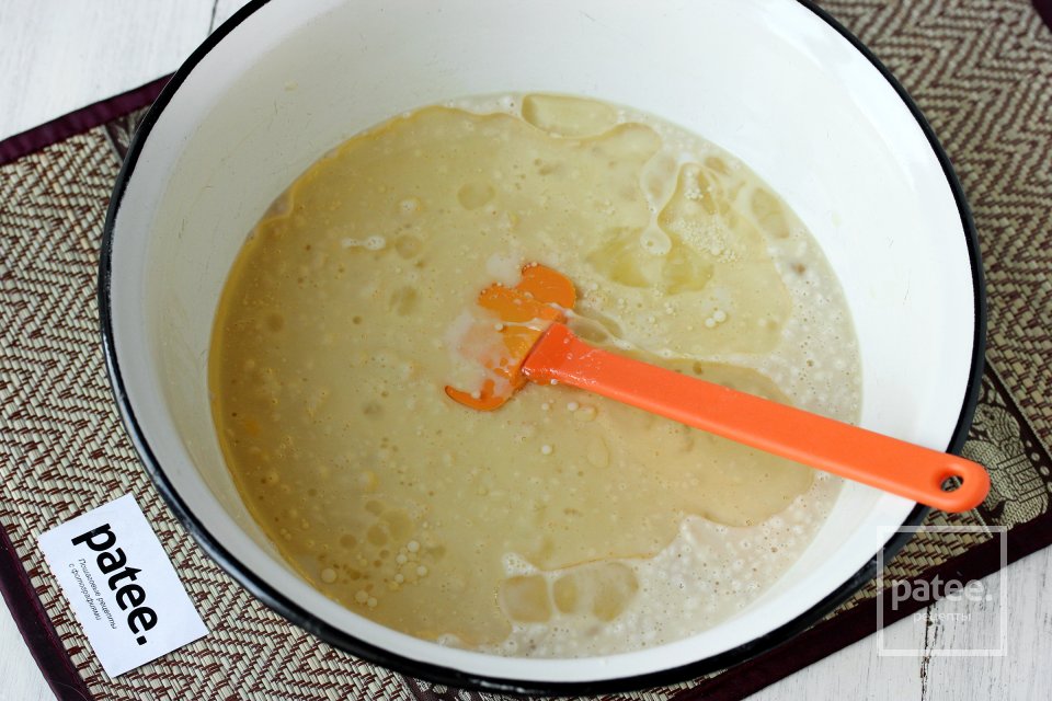 Воздушные пирожки с замороженной вишней - Шаг 8