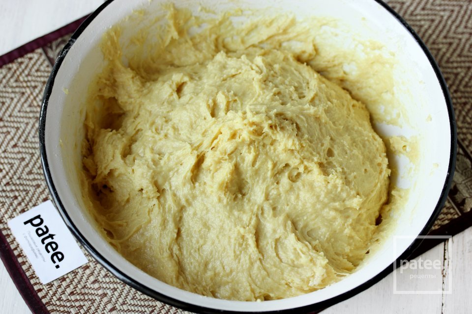 Воздушные пирожки с замороженной вишней - Шаг 11