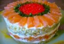 Слоеный салат с семгой
