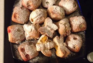 Маффины банановые с мандаринами, виноградом и монпансье