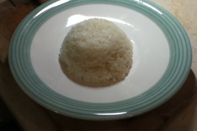 Пикантные крылышки с рисом и яблоком - приготовление