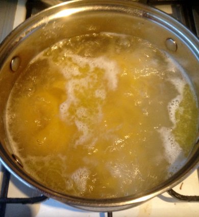 Феттучини с куриной грудкой в сливках - Шаг 2