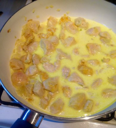 Феттучини с куриной грудкой в сливках - Шаг 6