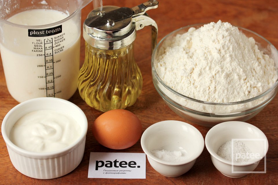 Тесто на кефире и соде для жареных пирожков - Шаг 1