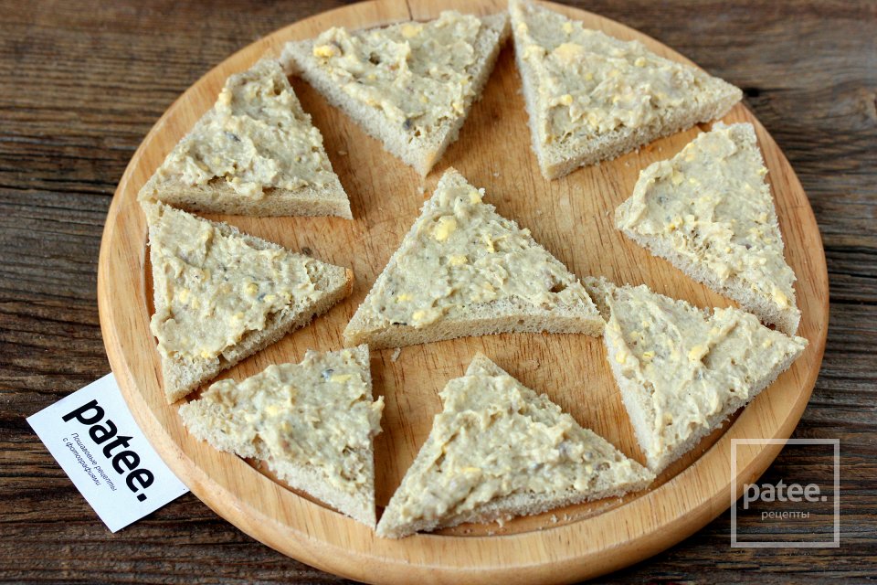 Канапе с сельдью и огурцом Ёлочки - Шаг 11