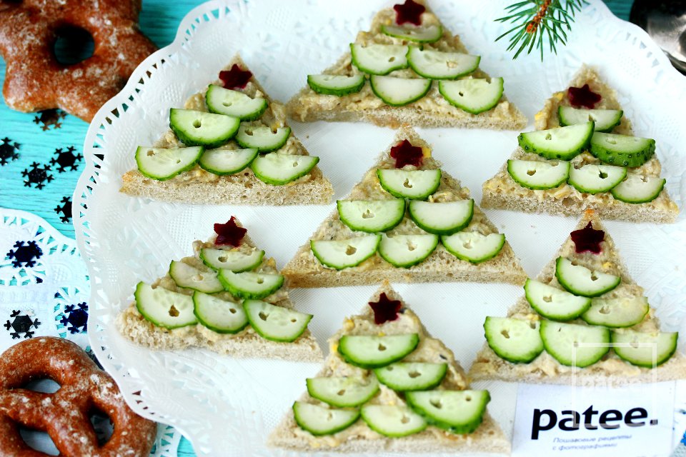 Канапе с сельдью и огурцом Ёлочки - Шаг 15