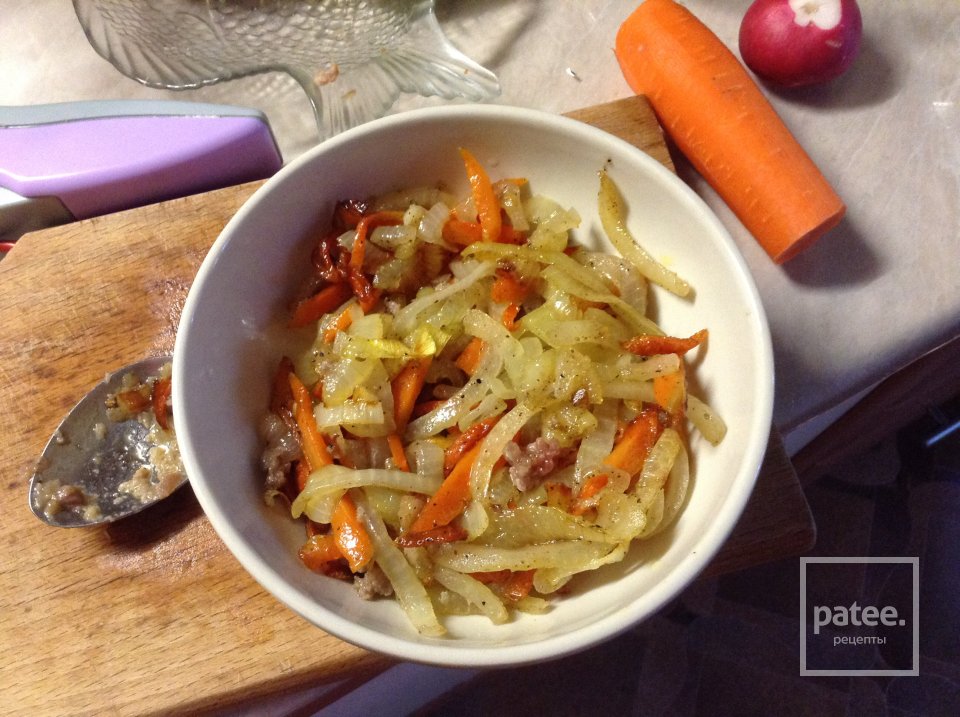 Теплый салат с фаршем - Шаг 1