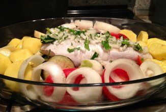 Форель запеченная с овощами