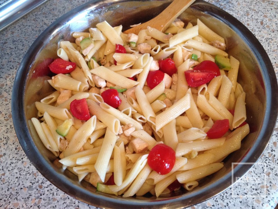 Сливочный куриный салат с "перьями" и цукини - Шаг 1