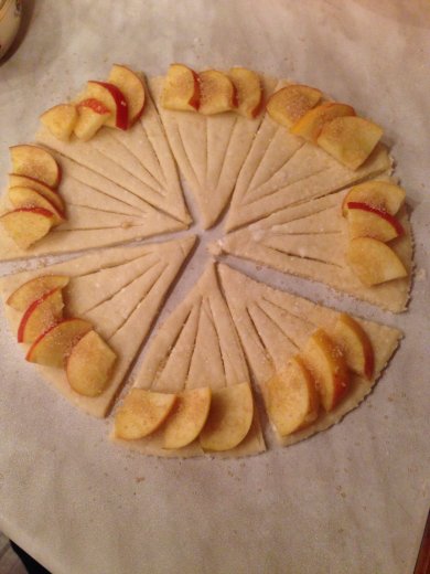 Конвертики с яблоками из творожного теста - Шаг 6