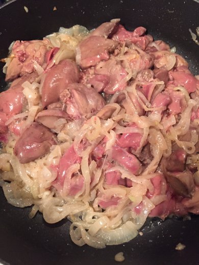 Куриная печенка с луком - Шаг 3