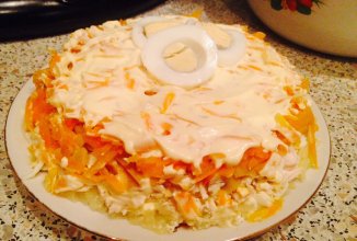 Нежный слоеный салат