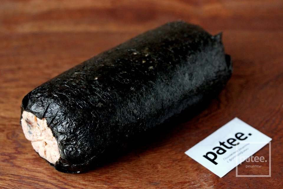 Праздничный рыбный рулет с крабовыми палочками - Шаг 10