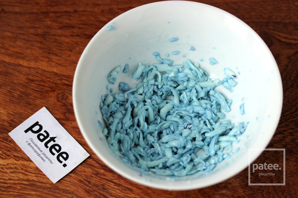 Новогодний салат Пингвины на льдине - Шаг 3