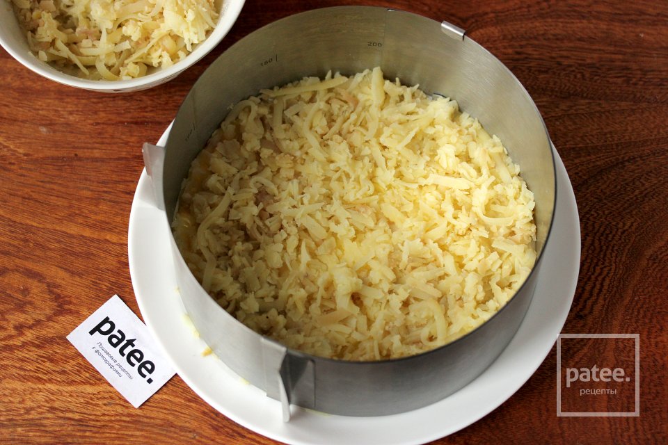 Новогодний салат Пингвины на льдине - Шаг 4