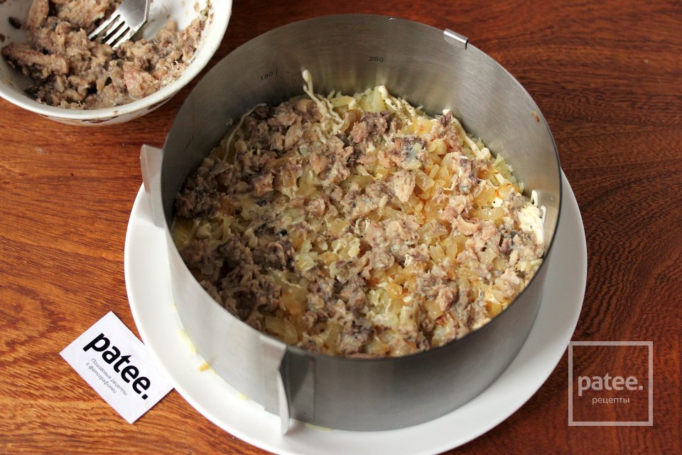 Новогодний салат Пингвины на льдине - Шаг 7