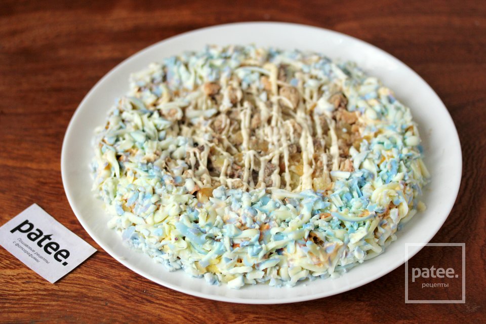 Новогодний салат Пингвины на льдине - Шаг 8