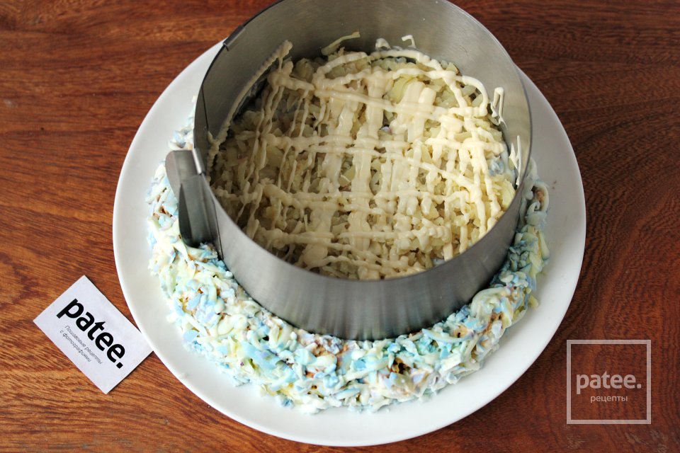 Новогодний салат Пингвины на льдине - Шаг 9