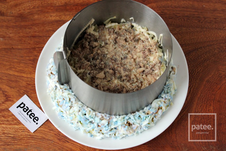 Новогодний салат Пингвины на льдине - Шаг 10