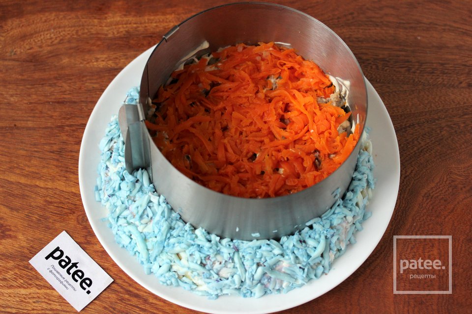 Новогодний салат Пингвины на льдине - Шаг 11