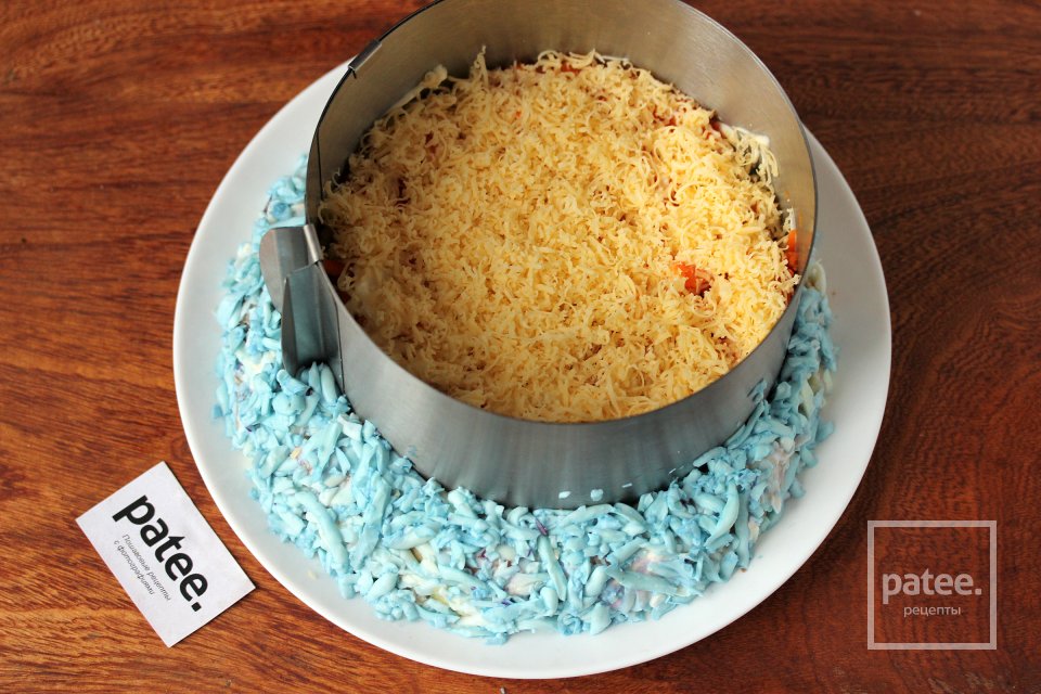 Новогодний салат Пингвины на льдине - Шаг 12