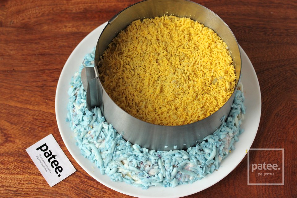 Новогодний салат Пингвины на льдине - Шаг 13