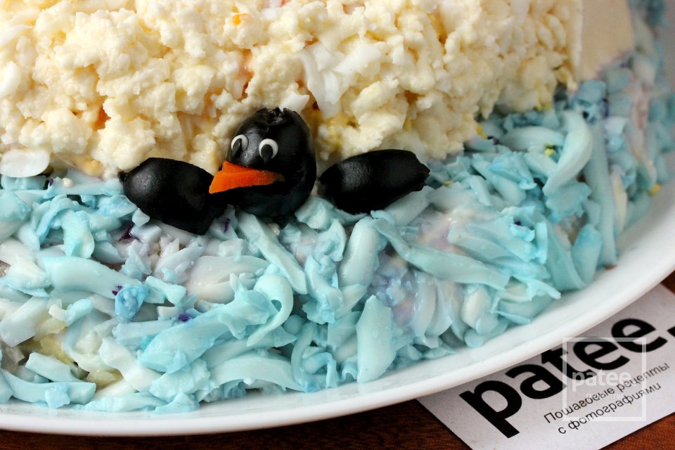 Новогодний салат Пингвины на льдине - Шаг 19