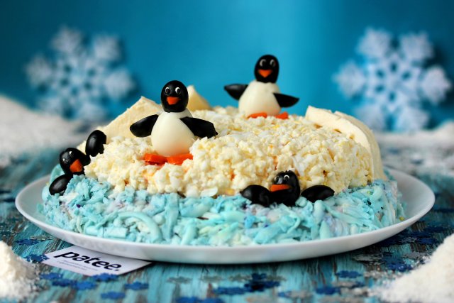 Новогодний салат Пингвины на льдине