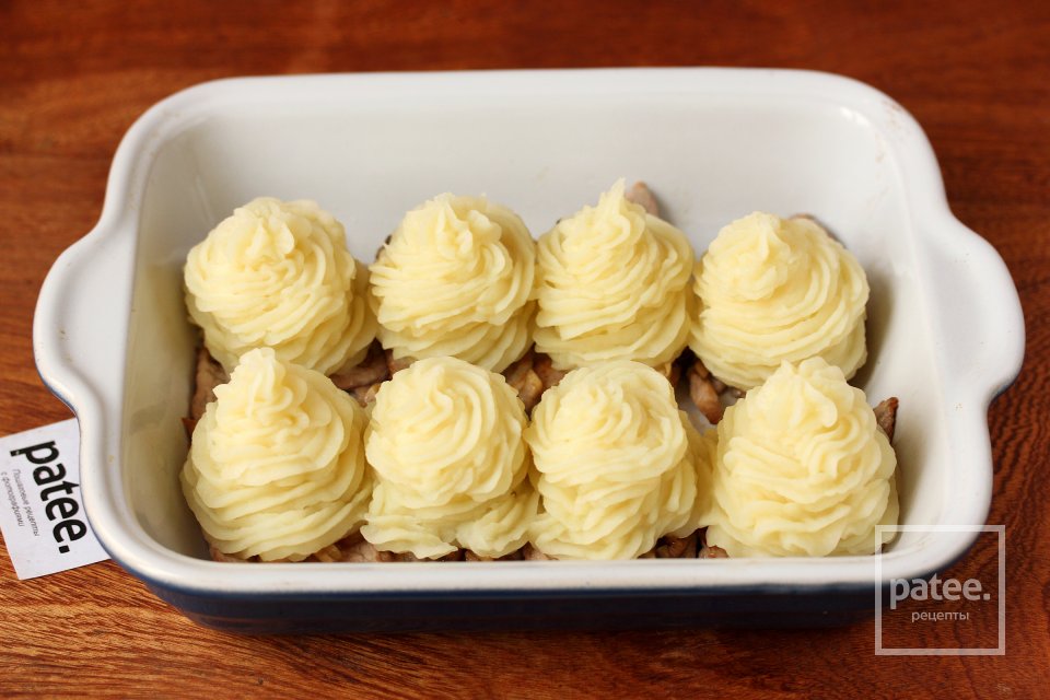 Свинина с грибами под картофельной шубой - Шаг 9