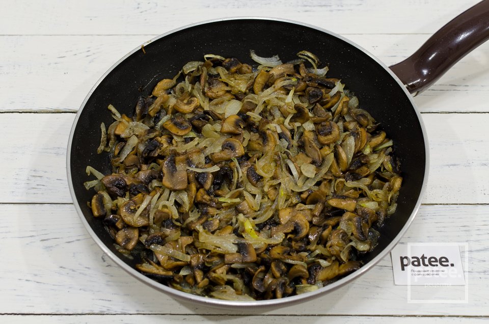 Куриное филе с грибами и сыром в духовке - Шаг 12