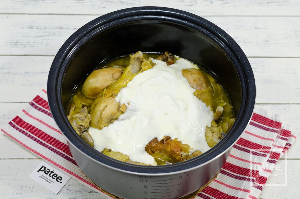 Курица с грибами в сметанном соусе с карри - Шаг 8