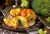 Яичные кексы с сыром и брокколи