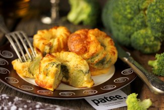 Яичные кексы с сыром и брокколи