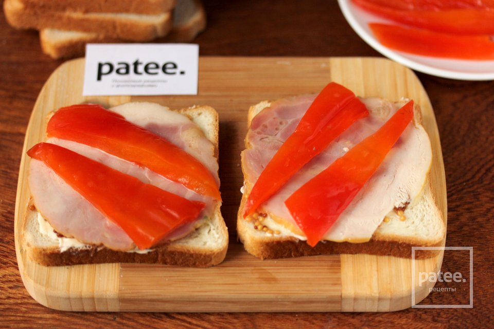 Сэндвич с куриной ветчиной, сладким перцем и горчицей - Шаг 6