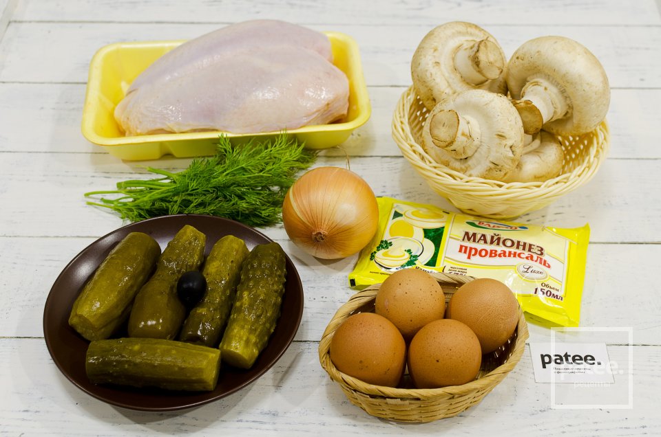 Салат с курицей и грибами Березка - Шаг 1