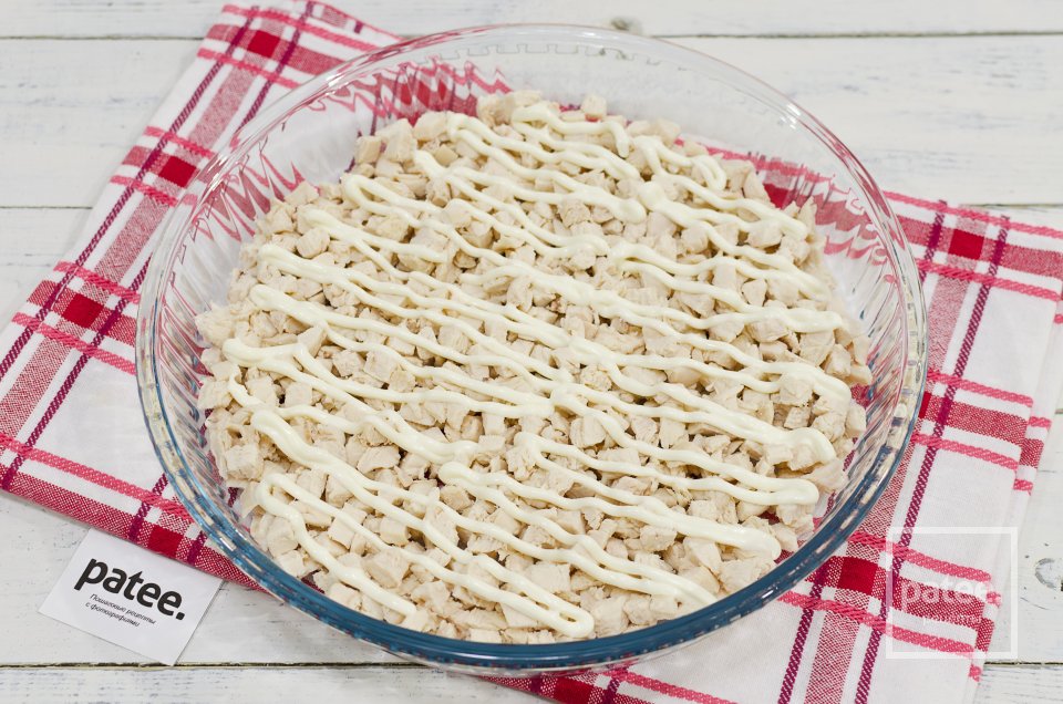 Салат с курицей и грибами Березка - Шаг 3