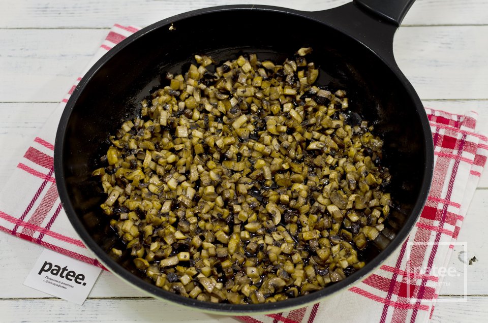 Салат с курицей и грибами Березка - Шаг 5